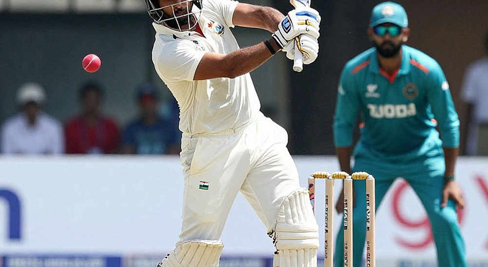 স্কোরবোর্ড যা ভুলে যায়: ক্রিকেটের খালি ঘর আর স্মৃতির হিসাব