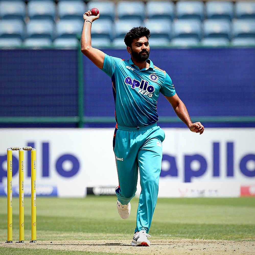 লাঞ্চের ওই ঘণ্টা: ১৫০ রানের লিড, মুমিনুল-সাদমানের বিদায় আর স্কোরবোর্ড যা বলে না